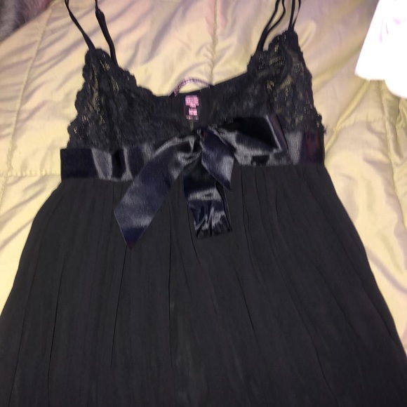 clothes - Picture 6 of 10